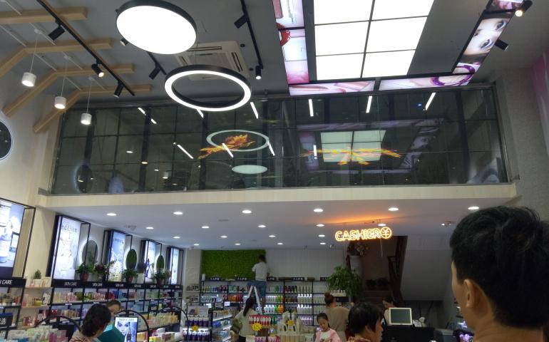 LED透明屏廠家